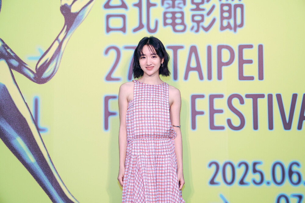 《久別重逢》首映感動台北觀眾,「港版初戀女神」許恩怡現身北影。