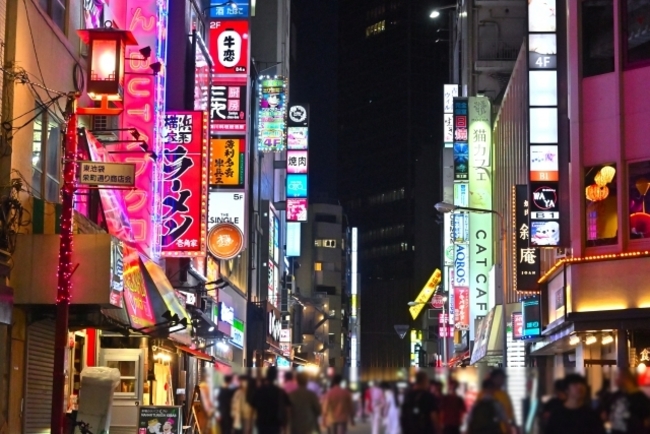 赴日注意！雨天搭「1設施」險遭撞　部落客：建議站左邊 | 華視新聞