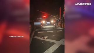 網疑宜蘭警車闖平交道卡柵欄下？　鐵路警：不算違規