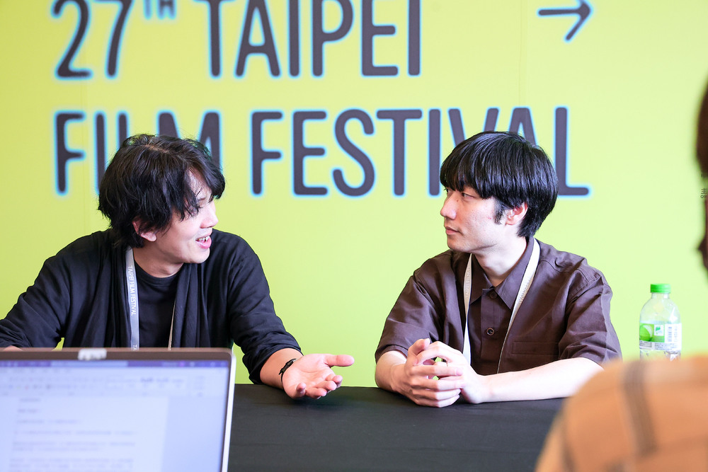 奥山由之表示創作靈感來自從小經常經過的長椅,是他童年記憶與城市記憶的交匯點。