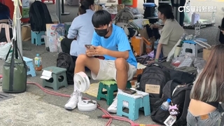 TWICE娜璉來了！　高雄太陽超毒　粉絲備消暑小物卡位