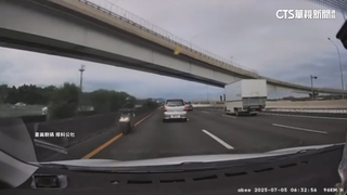 男騎機車「飆速逆向」闖國道　紅斑馬出動攔截送辦