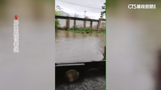 豪雨彈炸屏東！　積水漫進住家　居民憂半夜不敢睡