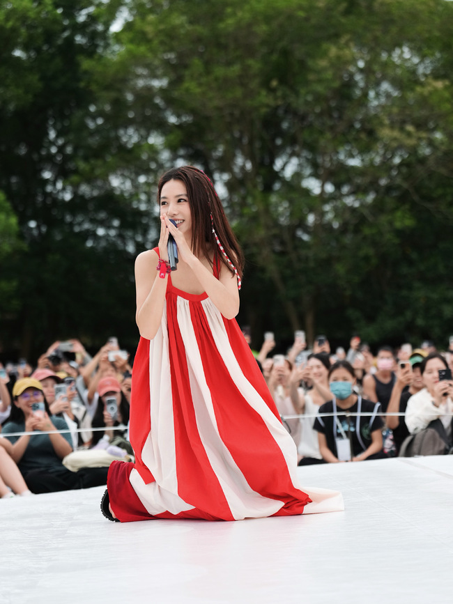 《田調》遇「末日預言」、丹娜絲颱風　壓軸場無風無雨順利演出　田馥甄：謝謝天公伯！ | 華視新聞