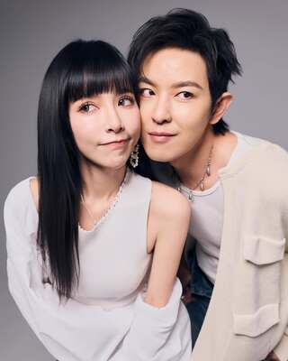 家門口淹水！獒犬「對嫩妻1舉動」超閃　網羨慕：女生就愛這種浪漫