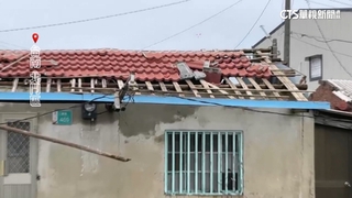 颱風吹飛太陽能板！　砸破住家門窗　居民遭玻璃割傷
