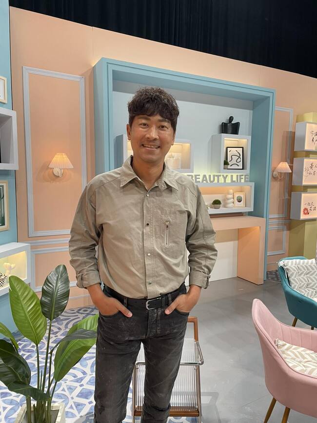 以為很紅！侯昌明「醫院戴口罩被狂盯」真相大白有夠糗 | 華視新聞