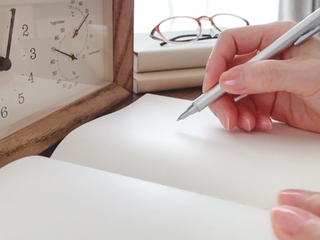 容易心煩意亂？日本流行「寫作式冥想」　療癒身心、提升注意力