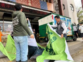 颱風吹翻屋頂！「林俊憲看板帆布」送災區　親曝：謝謝大家建議
