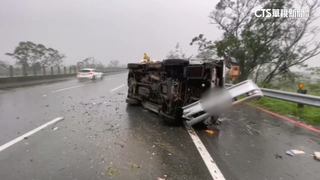天雨路滑自撞？　國中棒球隊賽事途中車禍　8人送醫