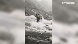 攻頂沙巴神山突降豪雨　高山冒出瀑布激流困住山友