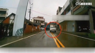 疑不滿被「跨線」超車撞倒騎士　駕駛被逮竟是通緝犯