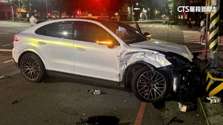 300萬名車酒駕闖紅燈！　失控連撞小黃.監視器設備