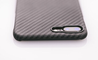 中國手機殼「9.9元含運」飄濃烈塑膠味！專家曝毒物超標　3撇步安全挑殼