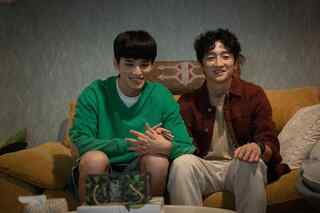 王品澔脫衣秀腹肌太撩人！葛丞讚：穿衣顯瘦脫衣有肉