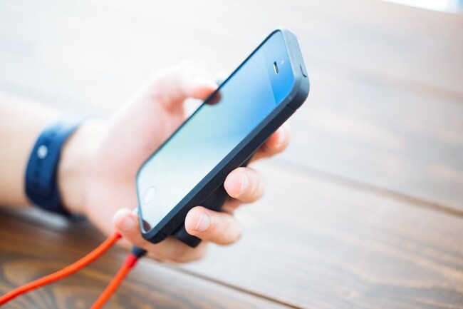 詐團盜用LINE行騙！台大名醫1招擊退　一票人讚：太厲害了 | 華視新聞