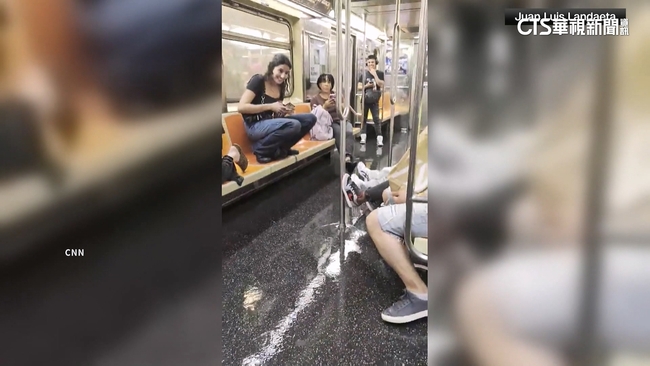 暴雨突「轟炸」紐約　水淹地鐵.月台變噴泉 | 華視新聞