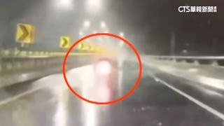 天外飛來橫禍！　颱風夜愛車遭限速牌砸毀　恐求償無門