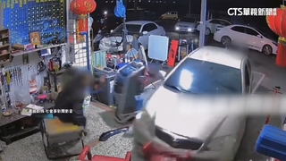 嚇！疑換來令片沒試踩剎車　修配廠轎車突「前後暴衝」