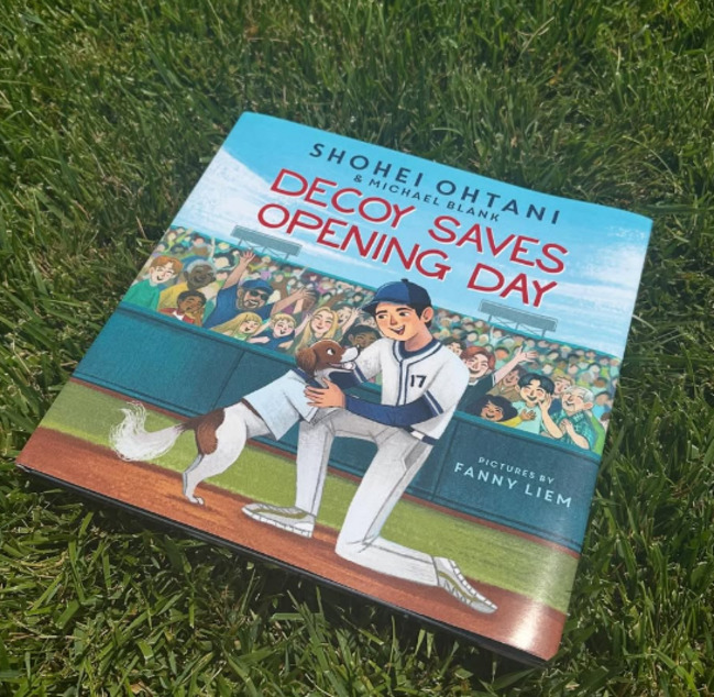 不只「二刀流」！大谷翔平協槓當作家　愛犬Decoy成主角 | 華視新聞