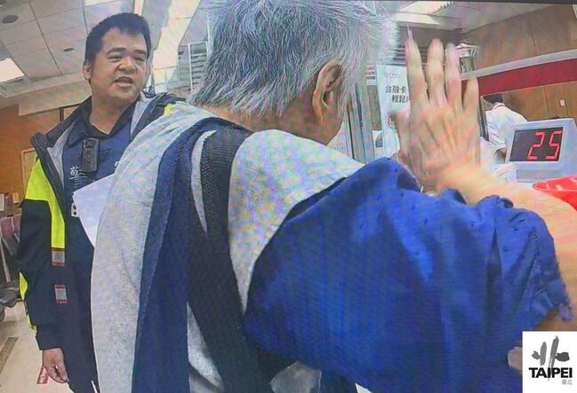 被詐騙要提款600萬買房！員警成功阻攔　反遭婦人嗆「我跟你下跪」 | 華視新聞