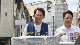 黃國昌攜手羅廷瑋車掃　罷團邀綠議員市場拜票