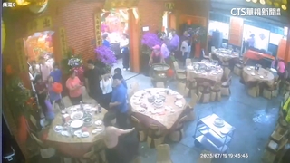 颱風尾掃南台灣！　高雄平安宴400多人冒雨吃「流水席」