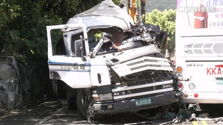 聯結車載「21噸」鋼條上路　客運總經理：疑似超載