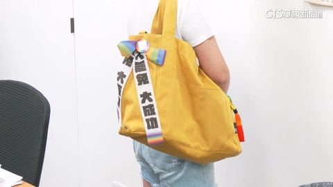 遭要求拔飄帶! 陳培瑜嗆「戒嚴嗎」 總務處:依規辦理