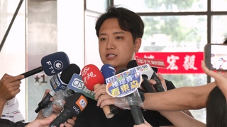 羅廷瑋投票坦言昨晚沒睡好　忘了帶「孩子做的幸運徽章」