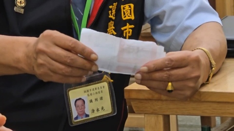 拿私章蓋票!桃園婦想換票遭拒 「選票怒撕兩半」最高罰5萬