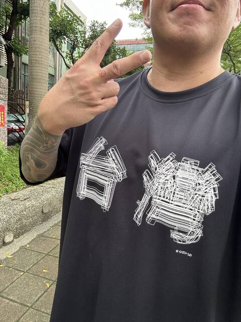 杜汶澤把「台灣」穿身上投票! 嗨喊:聞到自由的氣味