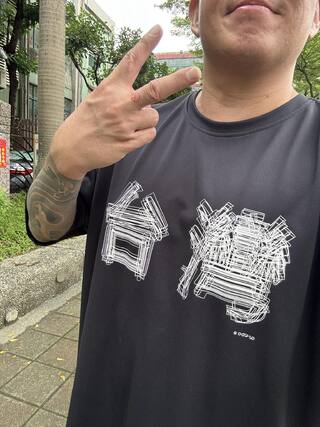 杜汶澤把「台灣」穿身上投票！　嗨喊：聞到自由的氣味