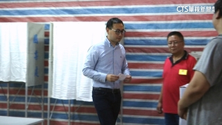 侯赴汐止陪廖先翔投票　朱偕妻投票喊雨過天晴