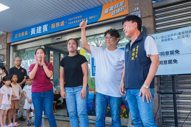 同意罷免票未過門檻　黃建賓宣布：守住全國最危險選區 | 華視新聞