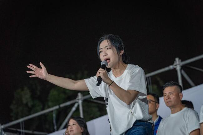 宣布挺過罷免　徐巧芯發文：感謝大家讓我再贏一次！ | 華視新聞