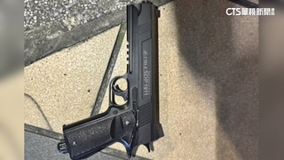 男子酒後「亮槍」嚇路人　警調電眼追上公車逮人