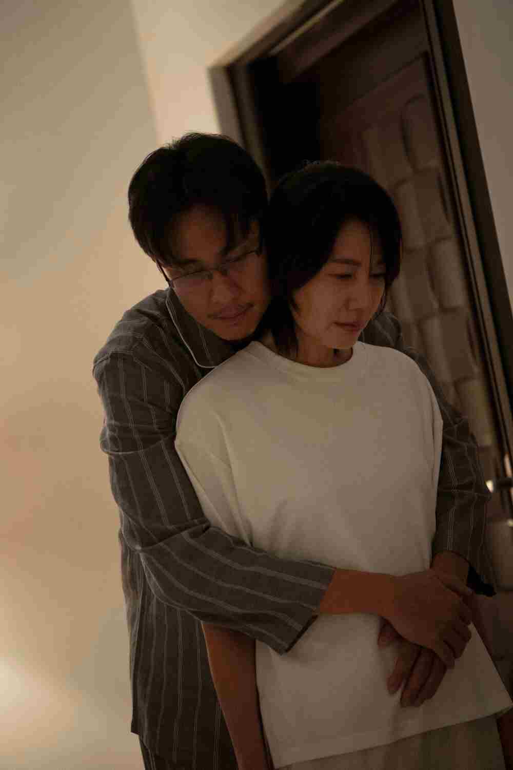 世美用盡全力談戀愛卻讓冠中感到窒息