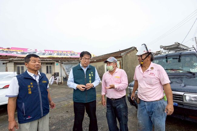 回鄉拍「災後廢棄物」遭黃偉哲點名「別忽略清潔隊員努力」　YTR火大反嗆！ | 華視新聞