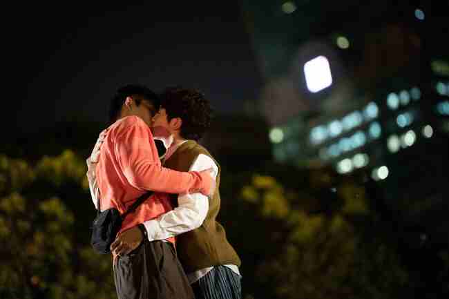 照後鏡CP太甜啦！王品澔、葛丞101前吻出收視最高點 | 華視新聞