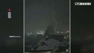 高雄閃電連發夜如白晝！　雨炸鼓山現「樓梯瀑布」