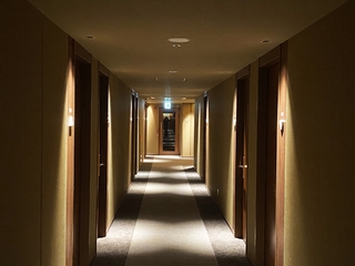 旅遊注意！住飯店別掛「1物」　專家曝：藏安全危機