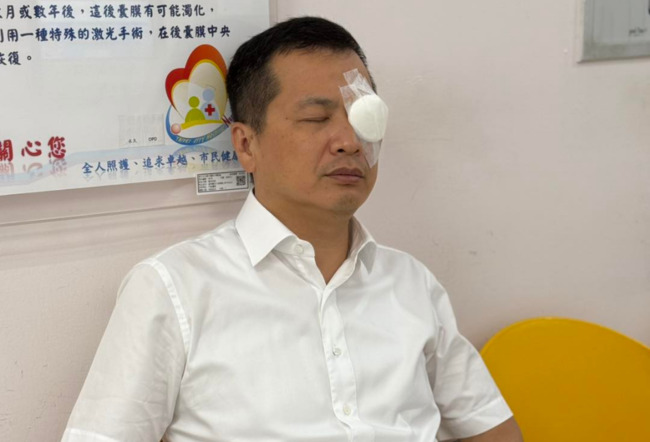 曝罷免期間眼睛腫痛　羅智強今緊急開刀！怒喊「可惡又缺德的賴清德」 | 華視新聞