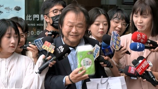 送柯建銘衛生紙　王世堅「自己去擦屁股」：要有自知之明、扛起責任