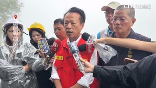 生死瞬間！　嘉縣長翁章梁勘災　道路突坍景象駭人