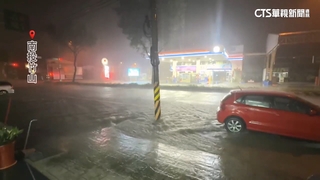 西南氣流南投豪雨猛炸　路面湧泥流沖走金紙桶