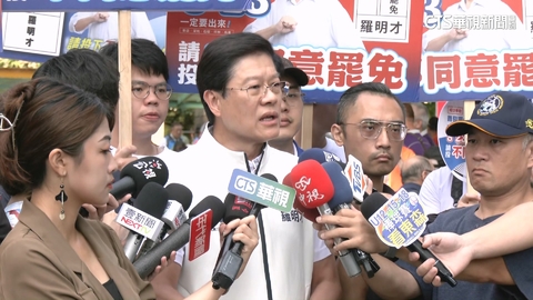 再戰823!蔣.侯.朱助陣羅明才 罷團送花籃祝賀