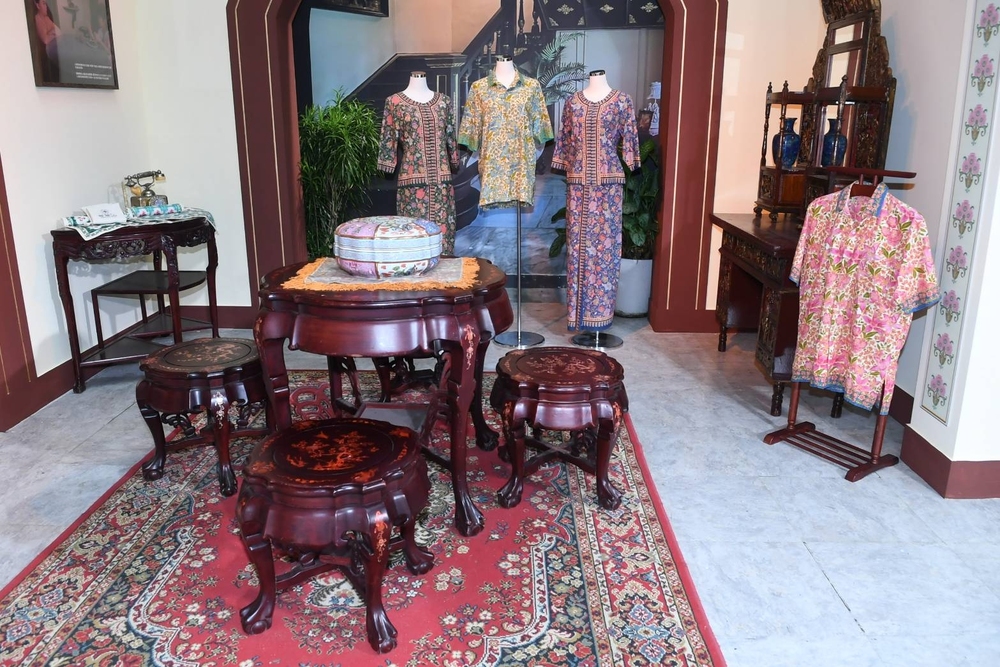 我們與小娘惹如此靠近！公廣集團董事長、新加坡代表親臨站台 | 《我們與小娘惹的距離》大廳布景