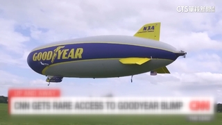 全球最大航空展登場　記者駕飛船驚呼「像開公車」