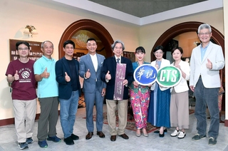 我們與小娘惹如此靠近！公廣集團董事長、新加坡代表親臨站台